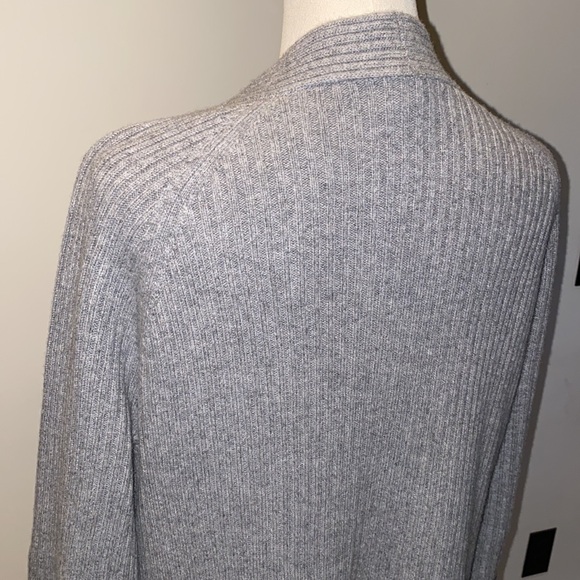 Revive Cashmere - Picture 3 of 7